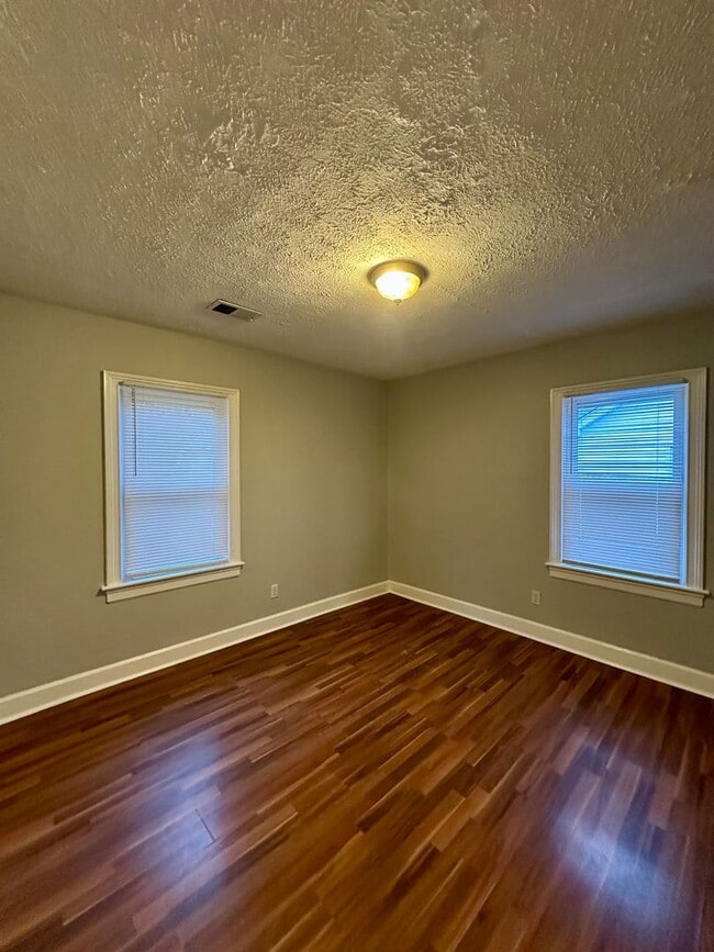 Photo - 639 Golfview Dr