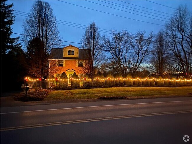 Building Photo - 2165 Hulton Rd Rental