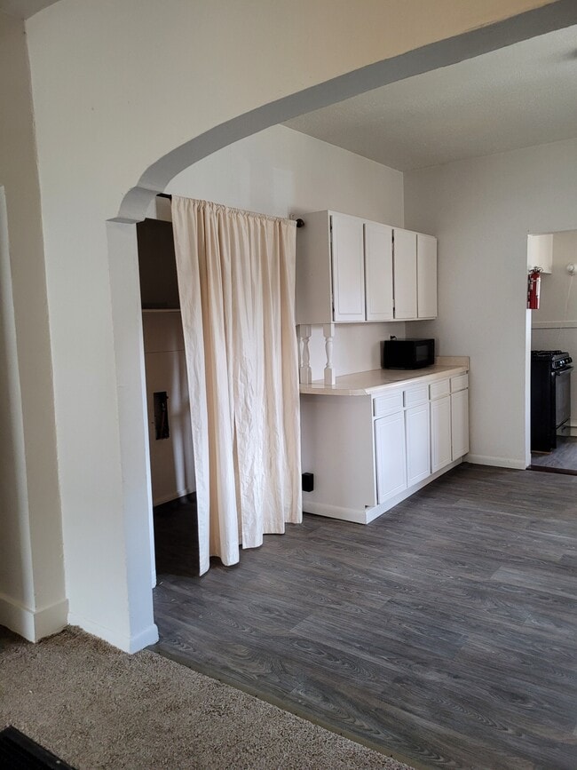 Photo - 608 Elias Ave