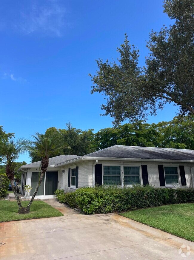Building Photo - 10140 S 44th Dr Unit 372 Rental