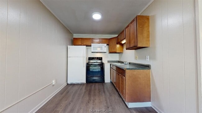 Photo - 206 Lynn Dr Unit B
