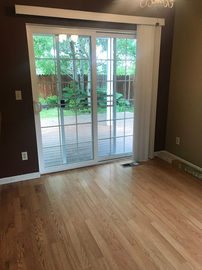 Conveniently located Townhome - Conveniently located Townhome