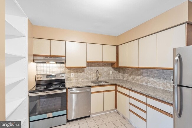 Photo - 2 Avon Dr Unit E
