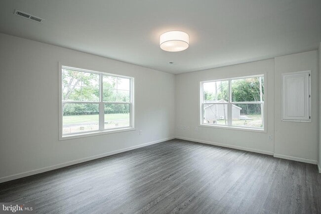 Building Photo - 621 Port Providence Rd Rental