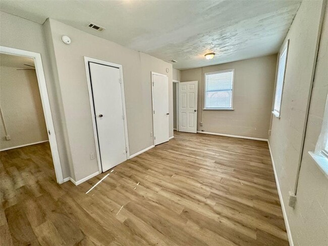 Photo - 643 NE Waldo Rd