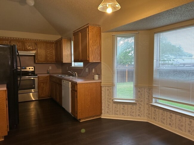Photo - 4004 Riverrock Dr