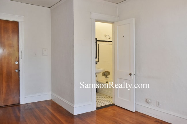 Photo - 257 Gano St Unit 8