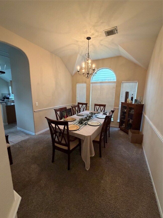 Photo - 2922 Sandleigh Dr
