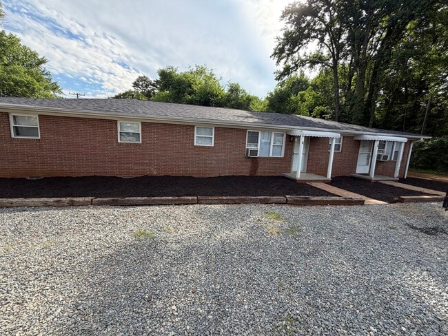 Photo - 1604 N Long St Unit 1