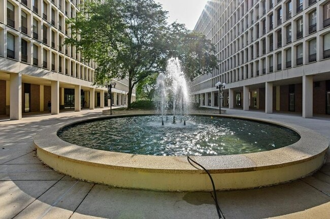 Photo - 1400 E 55th Plz Unit 1004S
