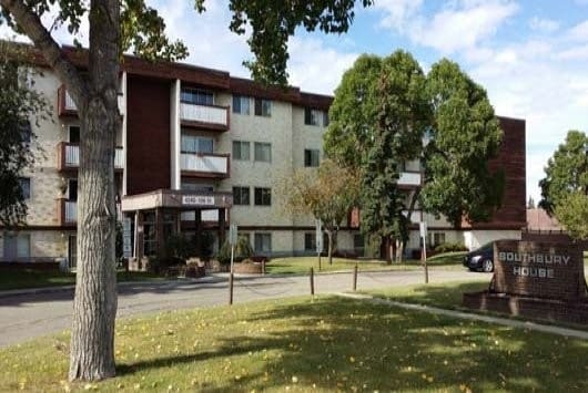 Building Photo - Southbury House