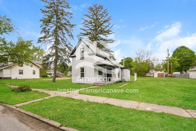 Photo - 818 Blaine Ave