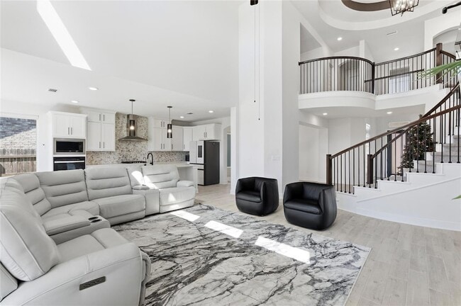 396 Hollister Dr