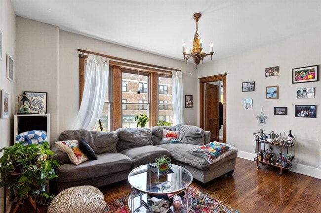 Photo - 4000 N Southport Ave Unit 2