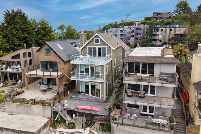 Photo - 3221 Alki Ave SW