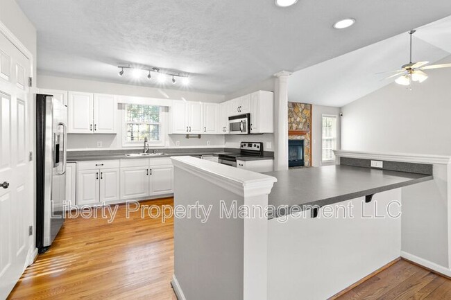 Photo - 48 Commonwealth Ct