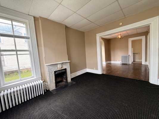 Photo - 437 W Walnut St