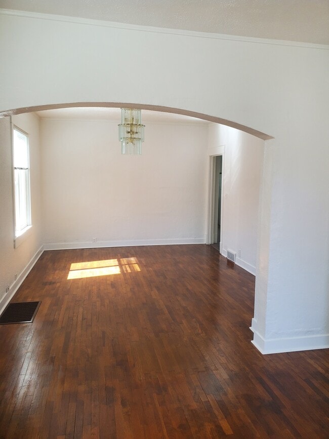 Photo - 610 S 8th Ave (C. Lee)