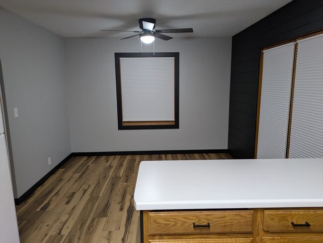 Comedor - 2222 Diagonal Rd