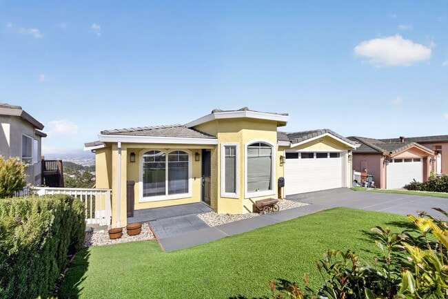 Photo - 208 Goodwin Dr