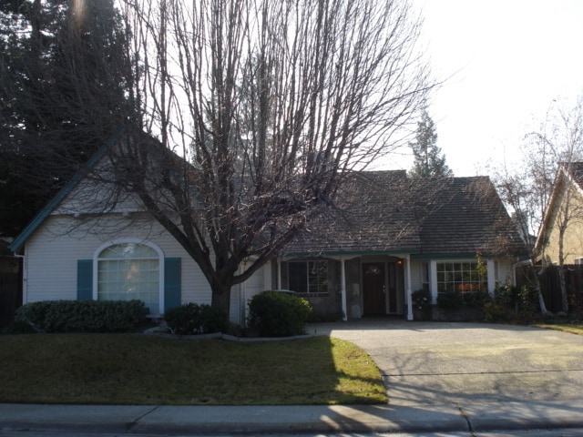 Building Photo - SINGLE STORY 3 BEDROOM, 2 BATH, & 2 CAR IN ROSEVILLE!