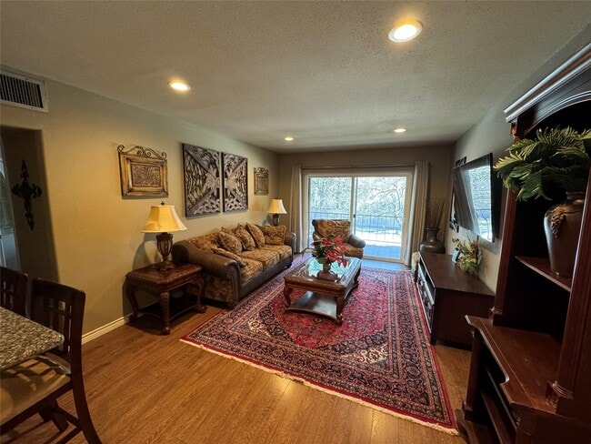 Photo - 2220 S Piney Point Rd