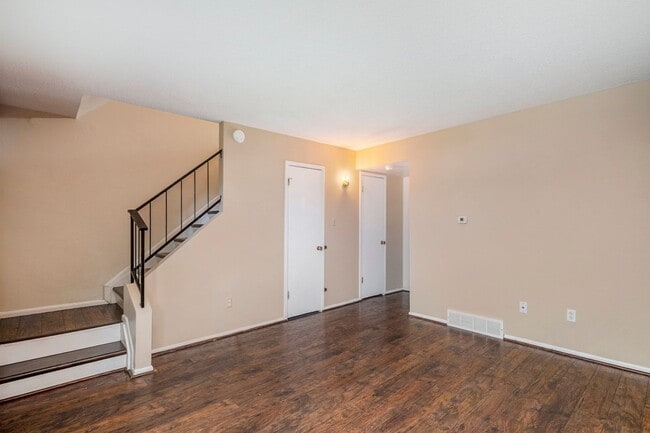 Photo - Spacious 2 bedroom home in the heart of Ha...
