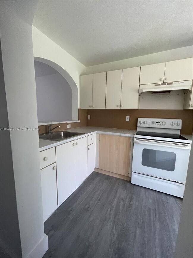 Photo - 2731 SE 12th Pl Unit 102