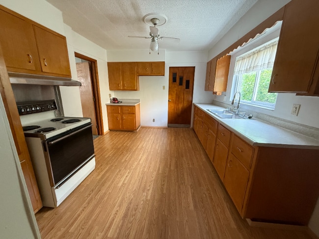 Photo - 102 W Chartes St Unit A