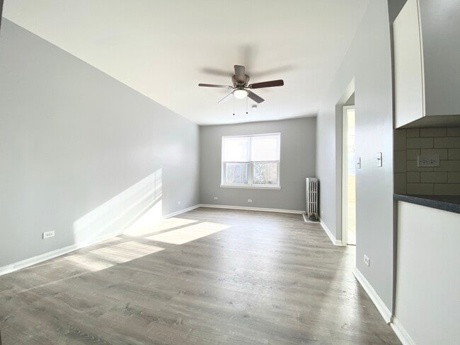 Photo - 4031 N Kenmore Ave Unit 407