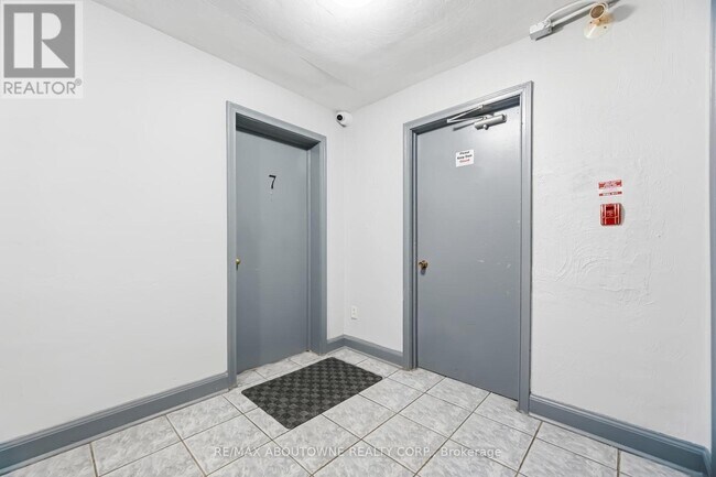 Photo - 1037 Churchill Ave