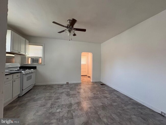314 W 4th St