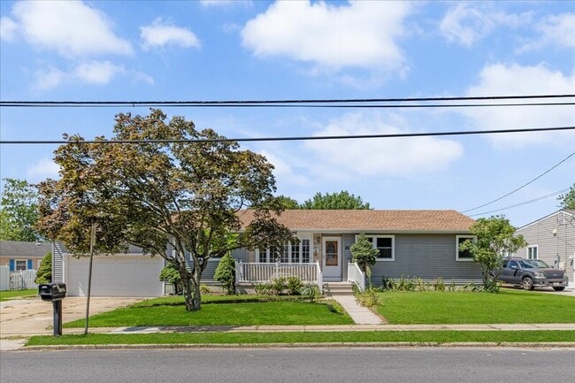 Building Photo - 2127 Oak Ave Rental