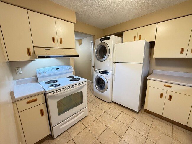 Photo - 5633 Bluebird Ct