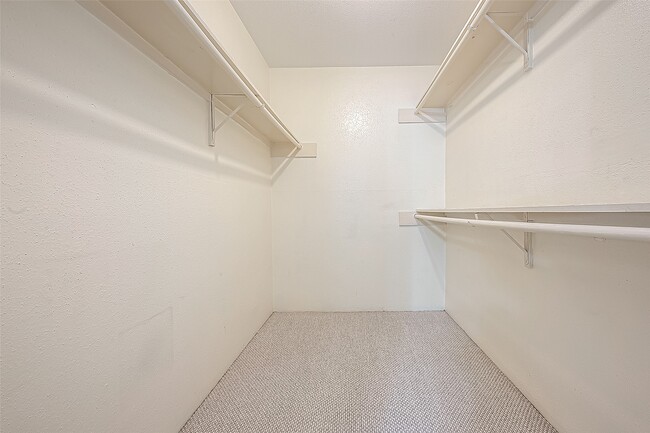 Photo - 2750 Holly Hall St Unidad 1707