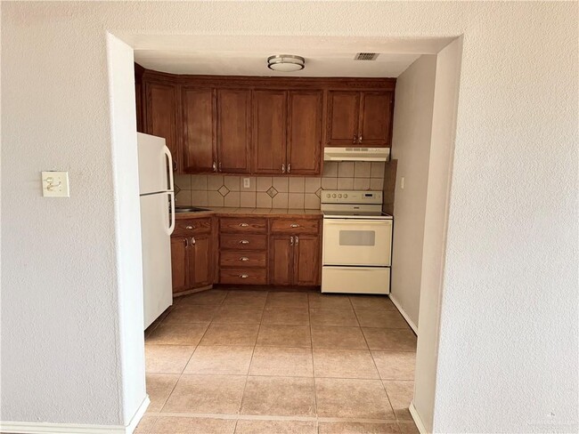 Photo - 12 E Schunior St