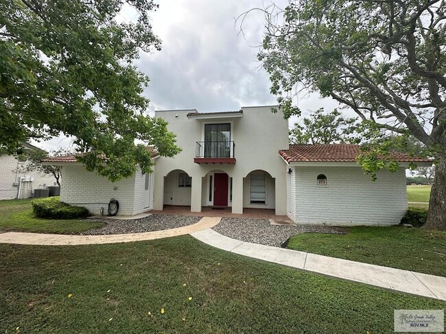 Building Photo - 215 Zapata Ave Rental