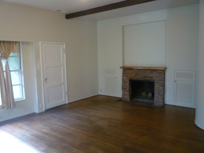 Photo - 3 Bedroom plus bonus room! Close to Enloe, CSUC and Downtown