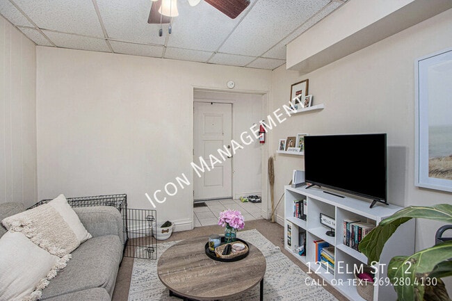 Photo - 121 Elm St Unit 2