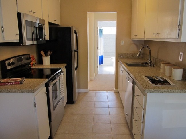 Kitchen - 9025 Alcosta Blvd Unit 235