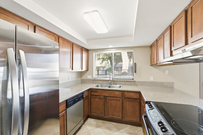 Photo - 7675 N First St Unidad 109