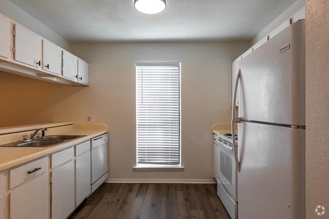 1BD, 1BA - 672SF