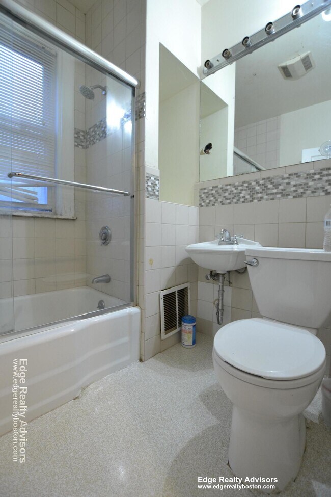 Photo - 8 Woodmont St