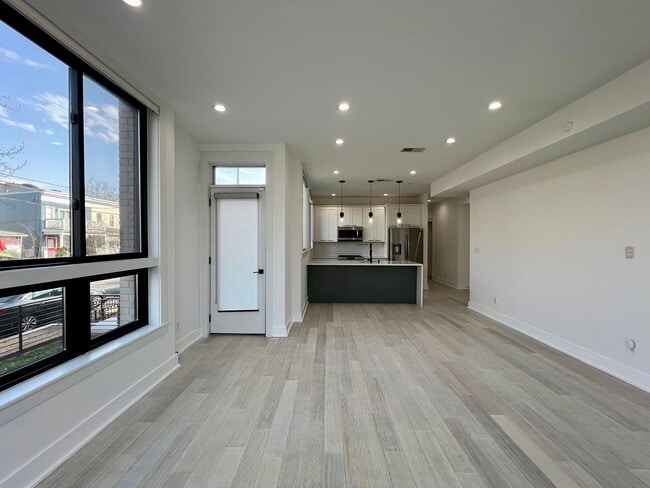 Photo - 800 Kennedy St NW