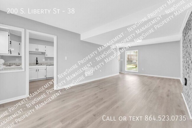 Photo - 200 S Liberty St