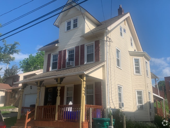 Building Photo - 328 Spring St Rental