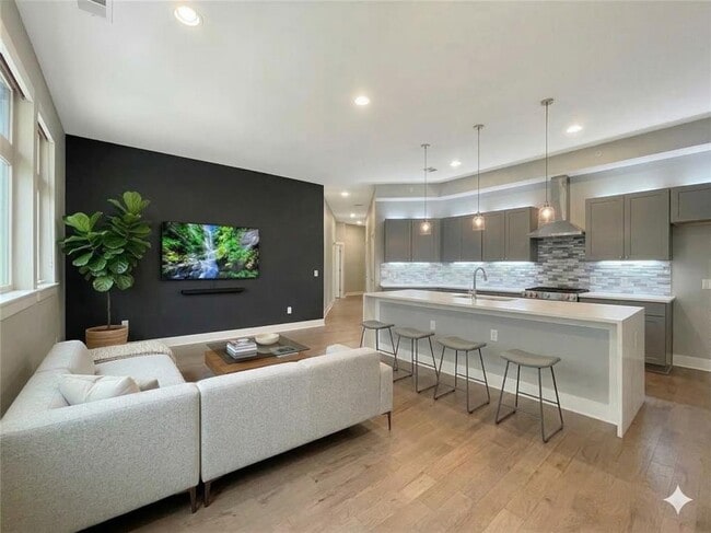 Photo - 908 Nueces St Unit 42