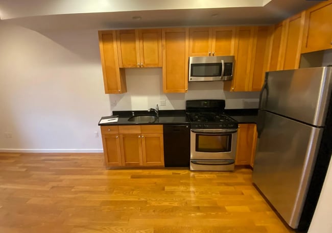 Building Photo - 2 Beech St Unit 201 Rental
