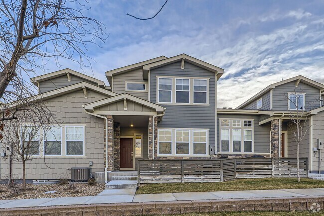 Building Photo - Stunning 3 bedroom 2.5 Bath in Commerce City! Rental