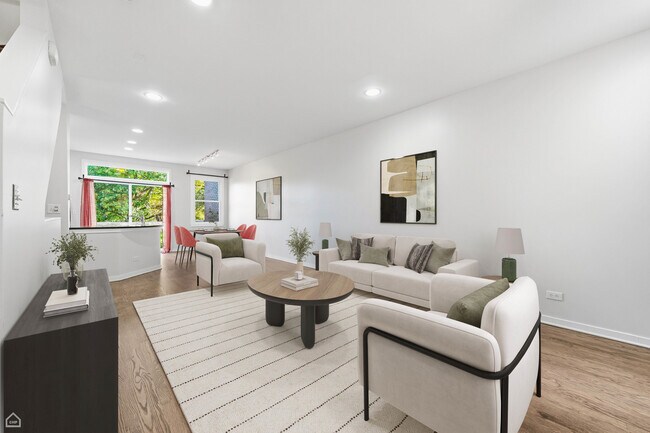 Photo - 556 E 32nd St Unit C